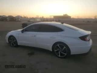 ✅ 2022 Hyundai Sonata Sport • VIN: 5NPEJ4J27NH137697 • Lot: 38599943. Wystawiony na Copart z przebiegiem 16 152 mil mil. Skorzystaj z bezpłatnego archiwum sprzedaży aukcyjnych z USA i zobacz szczegółowy raport historii pojazdu na DreamBid. Zdjęcie 2.