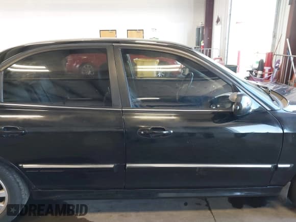 ✅ 2004 Hyundai Sonata GLS • VIN: KMHWF35H94A960258 • Lot: 42828472. Listed on IAAI with 174,356 mi. Free auction sales archive from the USA and detailed vehicle history report at DreamBid. Image 13.