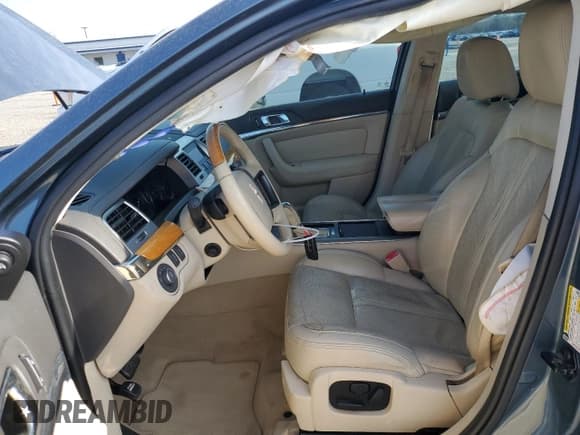 ✅ 2010 Lincoln MKS • VIN: 1LNHL9DR3AG616237 • Лот: 49801945. Опубликован ранее на Copart с пробегом 161 558 миль. Бесплатный доступ к архиву аукционных продаж из США и подробный отчёт об истории автомобиля на DreamBid. Изображение 7.