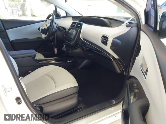 ✅ 2016 Toyota Prius Four • VIN: JTDKARFU2G3008761 • Lot: 43595706. Listed on IAAI with 111,412 mi. Free auction sales archive from the USA and detailed vehicle history report at DreamBid. Image 5.