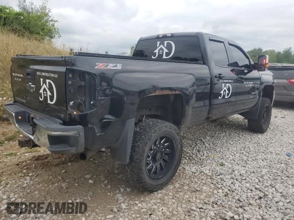 ✅ 2015 Chevrolet Silverado 2500HD LT • VIN: 1GC2KVEG3FZ509655 • Lot: 69041065. Wystawiony na Copart z przebiegiem 184 269 mil. Bezpłatny archiwum sprzedaży aukcyjnych z USA i szczegółowy raport historii pojazdu na DreamBid. Zdjęcie 3.