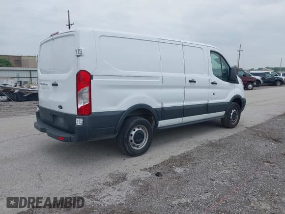 ✅ 2017 Ford Transit • VIN: 1FTYR1ZM8HKB53620 • Lot: 42345715. Wystawiony na IAAI z przebiegiem 223 303 mil. Bezpłatny archiwum sprzedaży aukcyjnych z USA i szczegółowy raport historii pojazdu na DreamBid. Zdjęcie 4.