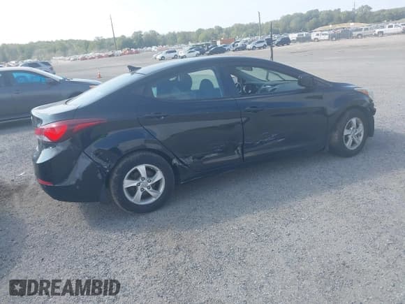 ✅ 2014 Hyundai Elantra SE • VIN: 5NPDH4AE9EH539058 • Lot: 43135781. Listed on IAAI with 111,737 mi. Free auction sales archive from the USA and detailed vehicle history report at DreamBid. Image 4.