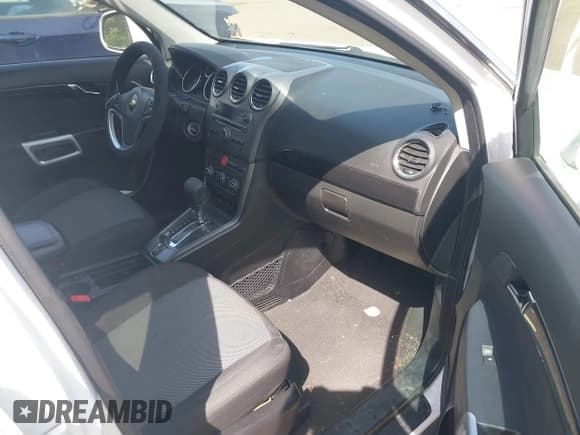 ✅ 2014 Chevrolet Captiva Sport LS • VIN: 3GNAL2EK8ES648209 • Lot: 42235217. Wystawiony na IAAI z przebiegiem 130 342 mil. Bezpłatny archiwum sprzedaży aukcyjnych z USA i szczegółowy raport historii pojazdu na DreamBid. Zdjęcie 5.