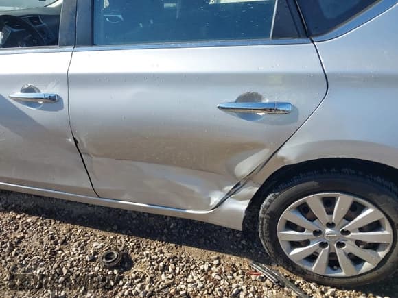 ✅ 2017 Nissan Sentra S • VIN: 3N1AB7AP1HY351393 • Лот: 43621350. Опубликован ранее на IAAI с пробегом 165 874 миль. Бесплатный доступ к архиву аукционных продаж из США и подробный отчёт об истории автомобиля на DreamBid. Изображение 6.