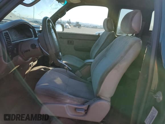 ✅ 2000 Toyota Tacoma PreRunner • VIN: 4TASM92N0YZ678647 • Lot: 82546795. Listed on Copart with 405,229 mi. Free auction sales archive from the USA and detailed vehicle history report at DreamBid. Image 7.