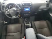 ✅ 2018 Mitsubishi Outlander ES • VIN: JA4AR3AU4JU018762 • Lot: 92601435. Wystawiony na Copart z przebiegiem 86 996 mil. Bezpłatny archiwum sprzedaży aukcyjnych z USA i szczegółowy raport historii pojazdu na DreamBid. Zdjęcie 8.