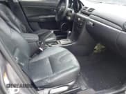 ✅ 2004 Mazda 3 s • VIN: JM1BK343741128356 • Лот: 41769570. Опубликован ранее на IAAI с пробегом 81 793 миль. Бесплатный доступ к архиву аукционных продаж из США и подробный отчёт об истории автомобиля на DreamBid. Изображение 5.