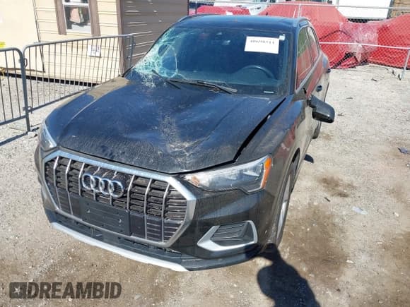 ✅ 2020 Audi Q3 Premium • VIN: WA1AECF39L1022788 • Lot: 40698511. Wystawiony na IAAI z przebiegiem 88 405 mil. Bezpłatny archiwum sprzedaży aukcyjnych z USA i szczegółowy raport historii pojazdu na DreamBid. Zdjęcie 6.