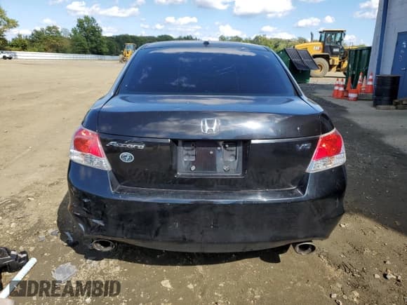 ✅ 2010 Honda Accord EX-L • VIN: 1HGCP3F88AA013275 • Lot: 81838425. Listed on Copart with 252,034 mi. Free auction sales archive from the USA and detailed vehicle history report at DreamBid. Image 6.