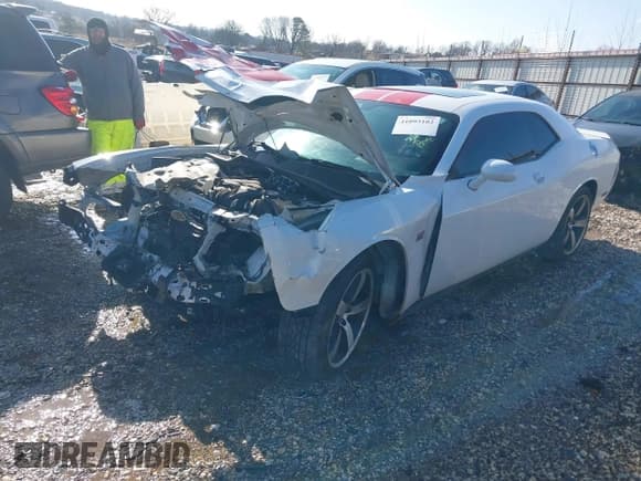 ✅ 2012 Dodge Challenger SRT-8 392 • VIN: 2C3CDYCJ7CH193630 • Lot: 41093102. Wystawiony na IAAI z przebiegiem 56 227 mil. Bezpłatny archiwum sprzedaży aukcyjnych z USA i szczegółowy raport historii pojazdu na DreamBid. Zdjęcie 18.