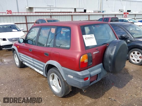 ✅ 1997 Toyota RAV4 • VIN: JT3GP10V2V0011119 • Lot: 42102913. Wystawiony na IAAI z przebiegiem 119 073 mil. Bezpłatny archiwum sprzedaży aukcyjnych z USA i szczegółowy raport historii pojazdu na DreamBid. Zdjęcie 3.