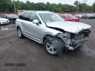 ✅ 2018 Volvo XC90 Momentum • VIN: YV4102PK3J1355440 • Lot: 43049811. Listed on IAAI with 121,088 mi. Free auction sales archive from the USA and detailed vehicle history report at DreamBid. Image 1.