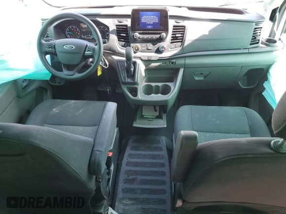 ✅ 2021 Ford Transit XL • VIN: 1FBAX2CG0MKA32417 • Lot: 46230105. Wystawiony na Copart z przebiegiem 62 649 mil. Bezpłatny archiwum sprzedaży aukcyjnych z USA i szczegółowy raport historii pojazdu na DreamBid. Zdjęcie 8.