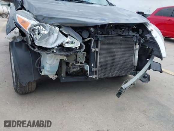 ✅ 2016 Nissan Versa S Plus • VIN: 3N1CN7AP8GL837372 • Lot: 42352185. Wystawiony na IAAI z przebiegiem 105 001 mil. Bezpłatny archiwum sprzedaży aukcyjnych z USA i szczegółowy raport historii pojazdu na DreamBid. Zdjęcie 6.