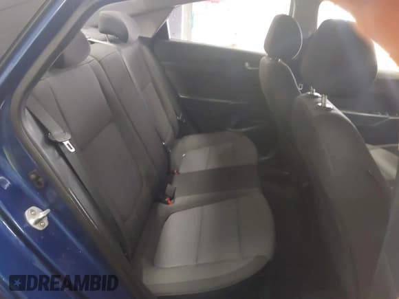 ✅ 2019 Hyundai Accent SE • VIN: 3KPC24A38KE053143 • Лот: 41602214. Опубликован ранее на IAAI с пробегом 85 979 миль. Бесплатный доступ к архиву аукционных продаж из США и подробный отчёт об истории автомобиля на DreamBid. Изображение 8.