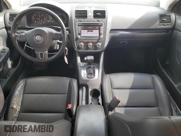 ✅ 2010 Volkswagen Jetta TDI • VIN: 3VWRL7AJ6AM171457 • Lot: 50009485. Listed on Copart with 221,041 mi. Free auction sales archive from the USA and detailed vehicle history report at DreamBid. Image 8.