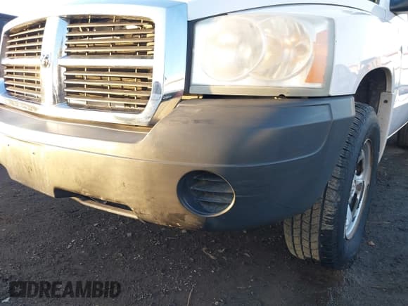 ✅ 2006 Dodge Dakota ST • VIN: 1D7HW28N46S510786 • Lot: 43624703. Wystawiony na IAAI z przebiegiem 117 617 mil. Bezpłatny archiwum sprzedaży aukcyjnych z USA i szczegółowy raport historii pojazdu na DreamBid. Zdjęcie 6.