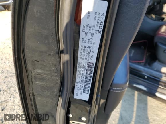 ✅ 2018 Dodge Durango SRT • VIN: 1C4SDJGJ0JC328102 • Lot: 41285484. Wystawiony na Copart z przebiegiem 70 613 mil. Bezpłatny archiwum sprzedaży aukcyjnych z USA i szczegółowy raport historii pojazdu na DreamBid. Zdjęcie 13.