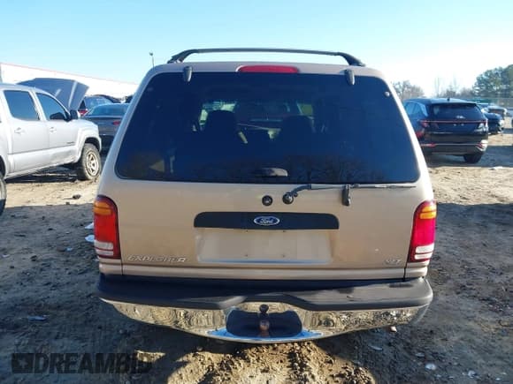 ✅ 1998 Ford Explorer XL • VIN: 1FMZU32X6WUC61508 • Лот: 41501015. Опубликован ранее на IAAI с пробегом 240 310 миль. Бесплатный доступ к архиву аукционных продаж из США и подробный отчёт об истории автомобиля на DreamBid. Изображение 16.