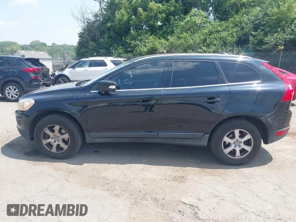 ✅ 2011 Volvo XC60 3.2L • VIN: YV4940DZ2B2190098 • Лот: 42835807. Опубликован ранее на IAAI с пробегом 166 490 миль. Бесплатный доступ к архиву аукционных продаж из США и подробный отчёт об истории автомобиля на DreamBid. Изображение 15.