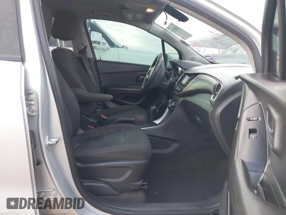 ✅ 2020 Chevrolet Trax LS • VIN: KL7CJNSB8LB312742 • Лот: 43852110. Опубликован ранее на IAAI с пробегом 54 348 миль. Бесплатный доступ к архиву аукционных продаж из США и подробный отчёт об истории автомобиля на DreamBid. Изображение 5.