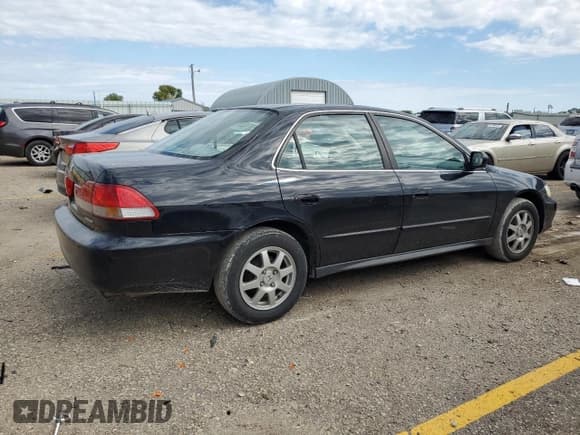✅ 2002 Honda Accord SE • VIN: 1HGCG56792A009577 • Лот: 81894015. Опубликован ранее на Copart с пробегом 123 993 миль. Бесплатный доступ к архиву аукционных продаж из США и подробный отчёт об истории автомобиля на DreamBid. Изображение 3.