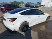 ✅ 2025 Tesla Model 3 Long Range • VIN: 5YJ3E1EA7SF988419 • Lot: 43866190. Wystawiony na IAAI z przebiegiem 7 044 mil. Bezpłatny archiwum sprzedaży aukcyjnych z USA i szczegółowy raport historii pojazdu na DreamBid. Zdjęcie 6.