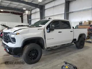 ✅ 2024 Chevrolet Silverado 2500HD ZR2 • VIN: 1GC4YYE73RF409778 • Lot: 70222875. Wystawiony na Copart z przebiegiem Nie podano. Bezpłatny archiwum sprzedaży aukcyjnych z USA i szczegółowy raport historii pojazdu na DreamBid. Zdjęcie 1.