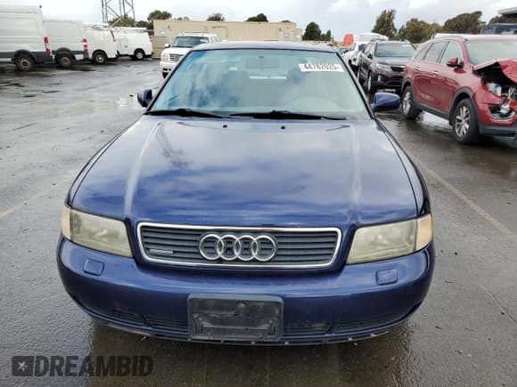 ✅ 1998 Audi A4 • VIN: WAUCB28D4WA257754 • Lot: 44782025. Listed on Copart with 120,575 mi. Free auction sales archive from the USA and detailed vehicle history report at DreamBid. Image 5.