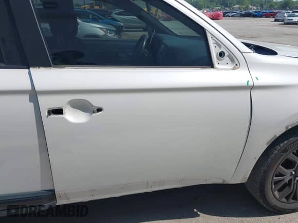 2018 Mitsubishi Outlander ES z VIN JA4AZ3A36JZ044936, wystawiony jako IAAI lot #42794054 z przebiegiem 55 162 mil mil oraz . Historia ofert i sprzedaży dostępna na DreamBid. Obrazek 20.