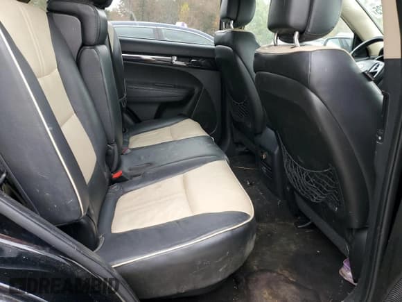 ✅ 2011 Kia Sorento EX • VIN: 5XYKUDA28BG014407 • Lot: 82754625. Listed on Copart with Not provided. Free auction sales archive from the USA and detailed vehicle history report at DreamBid. Image 11.