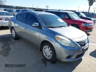 ✅ 2012 Nissan Versa SV • VIN: 3N1CN7AP7CL932726 • Лот: 43804910. Опубликован ранее на IAAI с пробегом 102 965 миль. Бесплатный доступ к архиву аукционных продаж из США и подробный отчёт об истории автомобиля на DreamBid. Изображение 1.