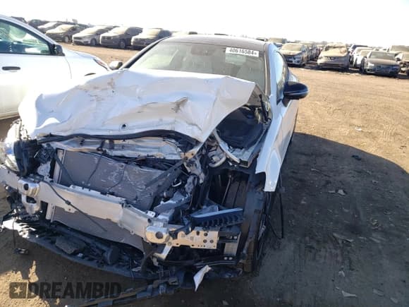 ✅ 2023 Mercedes-Benz C 300 • VIN: W1KWJ8EB8PG131247 • Lot: 40616584. Wystawiony na Copart z przebiegiem 823 mil. Bezpłatny archiwum sprzedaży aukcyjnych z USA i szczegółowy raport historii pojazdu na DreamBid. Zdjęcie 5.