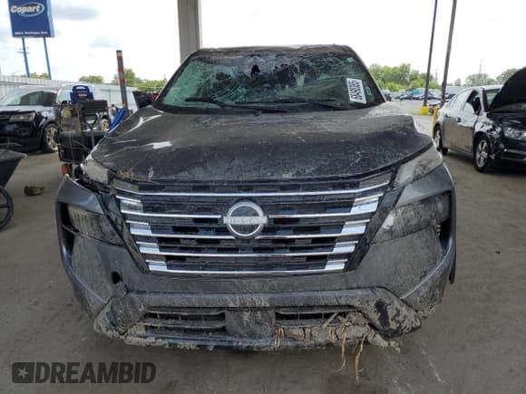 ✅ 2025 Nissan Rogue S • VIN: 5N1BT3AB0SC773419 • Лот: 68498385. Опубликован ранее на Copart с пробегом 14 214 миль. Бесплатный доступ к архиву аукционных продаж из США и подробный отчёт об истории автомобиля на DreamBid. Изображение 5.