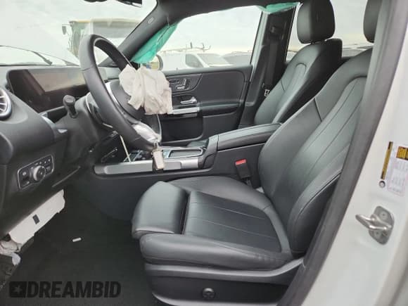 ✅ 2025 Mercedes-Benz GLB 250 • VIN: W1N4M4GB2SW384487 • Lot: 90941685. Listed on Copart with 31,288 mi. Free auction sales archive from the USA and detailed vehicle history report at DreamBid. Image 7.