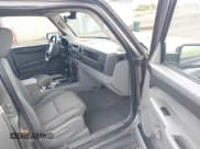 ✅ 2007 Jeep Commander Sport • VIN: 1J8HG48P27C589142 • Lot: 42379721. Listed on IAAI with 162,397 mi. Free auction sales archive from the USA and detailed vehicle history report at DreamBid. Image 5.