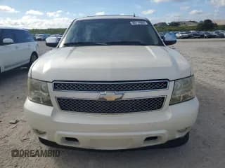 ✅ 2010 Chevrolet Suburban LTZ • VIN: 1GNUCKE03AR145230 • Lot: 80114884. Wystawiony na Copart z przebiegiem 289 420 mil. Bezpłatny archiwum sprzedaży aukcyjnych z USA i szczegółowy raport historii pojazdu na DreamBid. Zdjęcie 5.