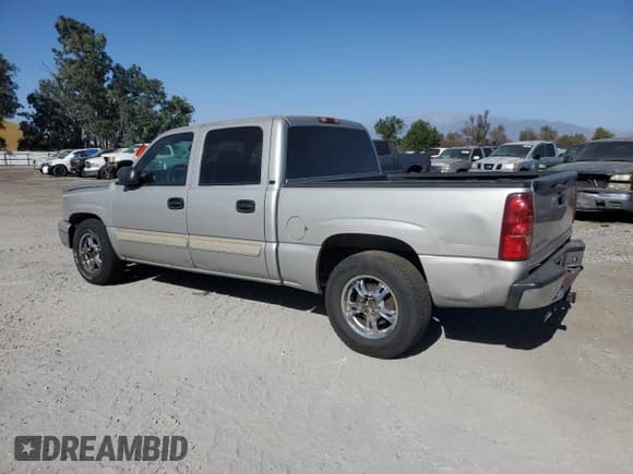 ✅ 2006 Chevrolet Silverado 1500 LT1 • VIN: 2GCEC13T261173590 • Лот: 76628864. Опубликован ранее на Copart с пробегом 219 960 миль. Бесплатный доступ к архиву аукционных продаж из США и подробный отчёт об истории автомобиля на DreamBid. Изображение 2.