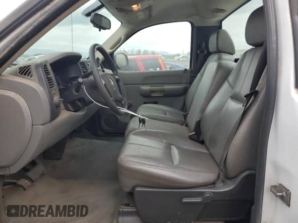 2008 Chevrolet Silverado 1500 Work Truck с VIN 1GCEC14X18Z270811, выставлен на аукционе Copart как лот 82322375 с пробегом 256 592 миль миль и Списание • Salvage title. История ставок и продаж доступна на DreamBid. Изображение 7.