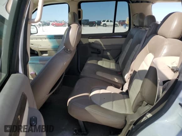 ✅ 2004 Ford Explorer Eddie Bauer • VIN: 1FMDU64KX4UB75290 • Лот: 86783445. Опубликован ранее на Copart с пробегом 183 975 миль. Бесплатный доступ к архиву аукционных продаж из США и подробный отчёт об истории автомобиля на DreamBid. Изображение 11.