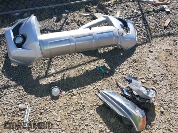 ✅ 2014 Toyota 4Runner SR5 • VIN: JTEBU5JR0E5176009 • Lot: 43226329. Listed on IAAI with 140,393 mi. Free auction sales archive from the USA and detailed vehicle history report at DreamBid. Image 12.