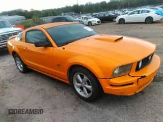 2007 Ford Mustang GT Deluxe с VIN 1ZVFT82H575342590, выставлен на аукционе IAAI как лот 43423769 с пробегом 127 080 миль миль и . История ставок и продаж доступна на DreamBid. Изображение 1.