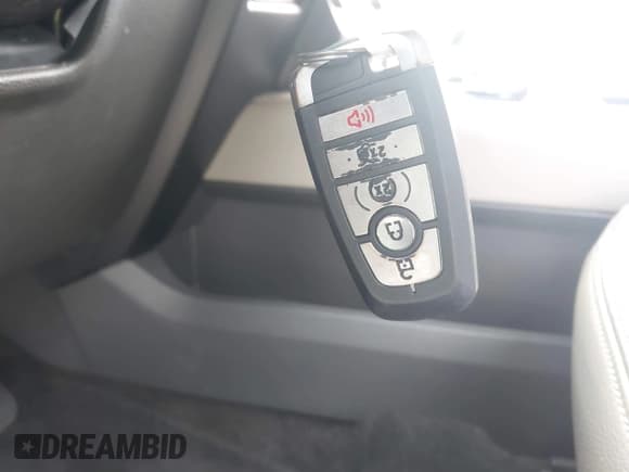 ✅ 2018 Ford Expedition Max Limited • VIN: 1FMJK1KT5JEA23480 • Lot: 43308616. Wystawiony na IAAI z przebiegiem 110 463 mil. Bezpłatny archiwum sprzedaży aukcyjnych z USA i szczegółowy raport historii pojazdu na DreamBid. Zdjęcie 11.