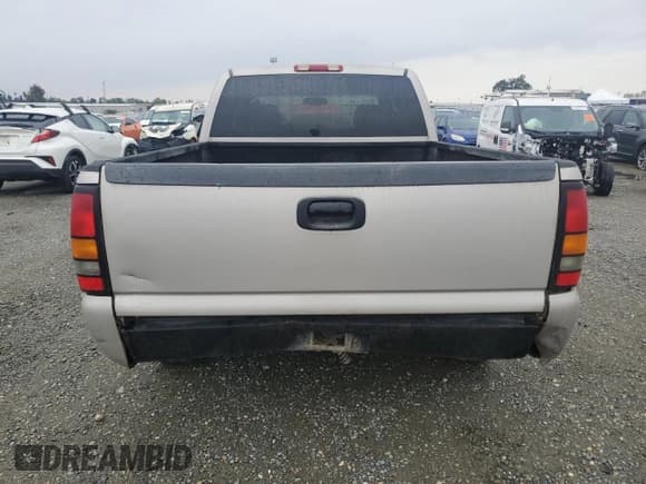 ✅ 2006 GMC Sierra 1500 SLE1 • VIN: 1GTEC19T36Z125367 • Лот: 81338355. Опубликован ранее на Copart с пробегом 193 358 миль. Бесплатный доступ к архиву аукционных продаж из США и подробный отчёт об истории автомобиля на DreamBid. Изображение 6.