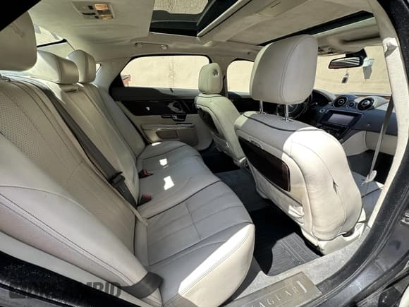 ✅ 2011 Jaguar XJ XJL • VIN: SAJWA2GB8BLV15633 • Лот: 43795028. Опубликован ранее на IAAI с пробегом 115 725 миль. Бесплатный доступ к архиву аукционных продаж из США и подробный отчёт об истории автомобиля на DreamBid. Изображение 7.