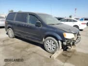 ✅ 2014 Dodge Grand Caravan SE • VIN: 2C4RDGBG9ER470944 • Лот: 71748395. Опубликован ранее на Copart с пробегом 198 598 миль. Бесплатный доступ к архиву аукционных продаж из США и подробный отчёт об истории автомобиля на DreamBid. Изображение 4.