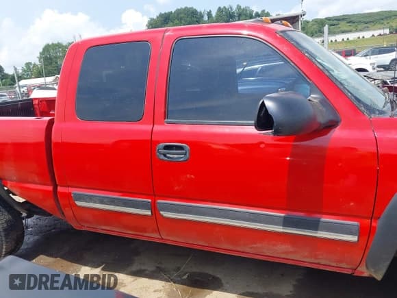 ✅ 2006 Chevrolet Silverado 2500HD Work Truck • VIN: 1GCHK29U96E100527 • Lot: 42870852. Wystawiony na IAAI z przebiegiem 169 391 mil. Bezpłatny archiwum sprzedaży aukcyjnych z USA i szczegółowy raport historii pojazdu na DreamBid. Zdjęcie 14.