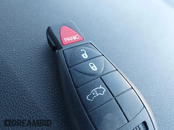 ✅ 2010 Dodge Challenger R/T Classic • VIN: 2B3CJ5DT5AH111556 • Lot: 41041265. Wystawiony na IAAI z przebiegiem 266 000 mil. Bezpłatny archiwum sprzedaży aukcyjnych z USA i szczegółowy raport historii pojazdu na DreamBid. Zdjęcie 11.