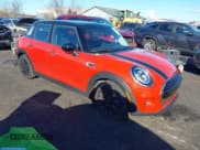 ✅ 2020 MINI Hardtop 4 Door Cooper • VIN: WMWXU7C07L2M08900 • Lot: 43640448. Wystawiony na IAAI z przebiegiem 12 944 mil. Bezpłatny archiwum sprzedaży aukcyjnych z USA i szczegółowy raport historii pojazdu na DreamBid. Zdjęcie 1.